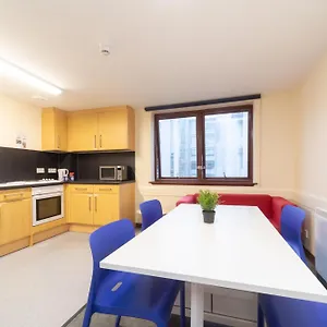 https://inviting-flats-near-the-historic-castle.edinburghhotelsuk.org