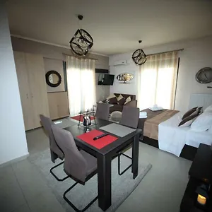 https://kosmos-service-apartment.hotels-of-thessaloniki.com