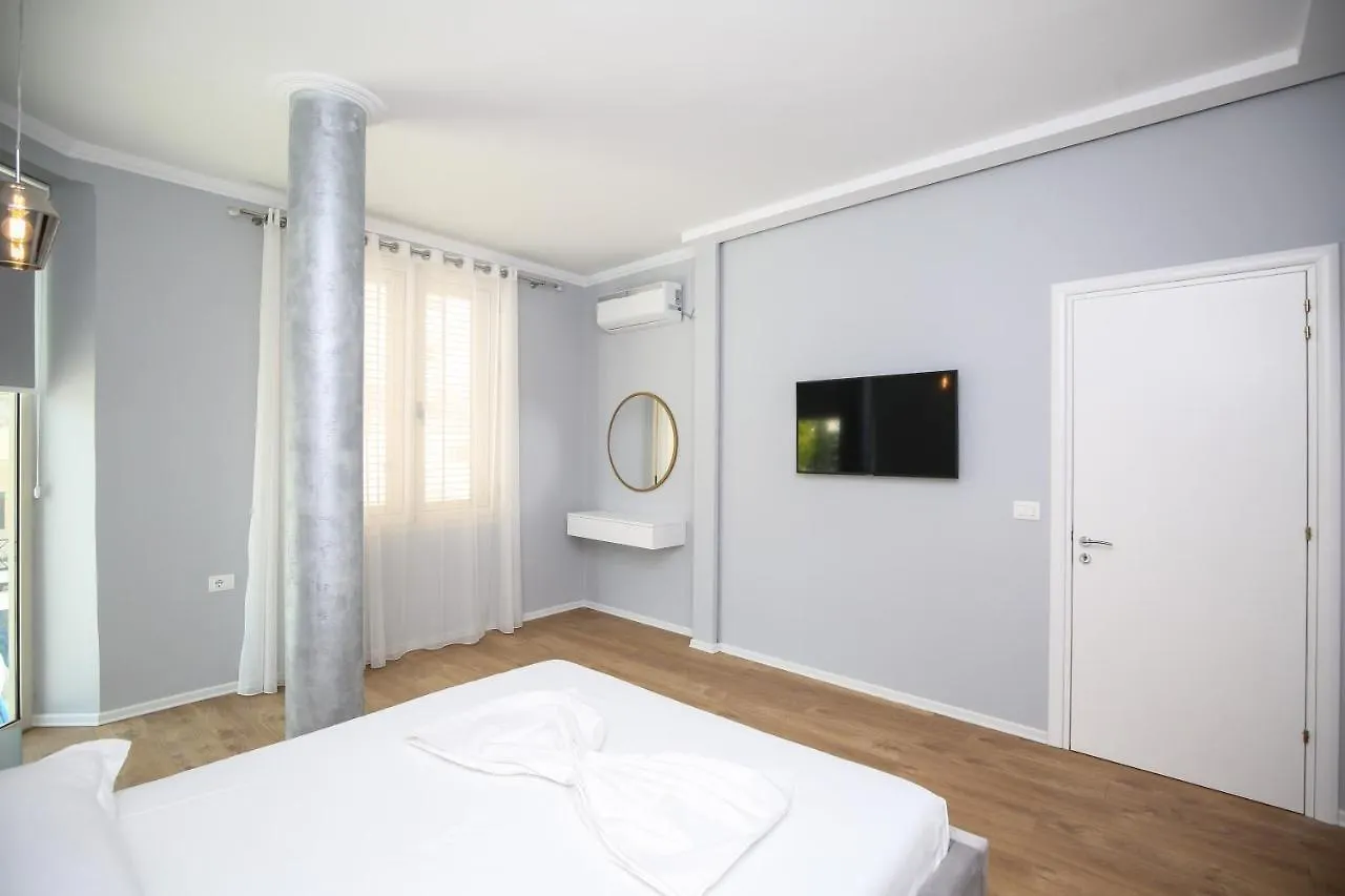 Nikaj Premium Apart-Hotel Vlorë 0*,